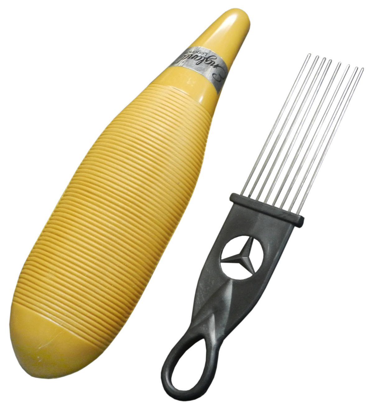GUIRO PLASTICO DE CUERPO CERRADO, LONG. 30.85 CM.