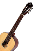 GUITARRA CLASICA 39", COLOR NATURAL, ACABADO LACADO ALTO BRILLO, TAPA DE ABETO, FONDO Y AROS DE CATALPA, CUERDAS ORTEGA