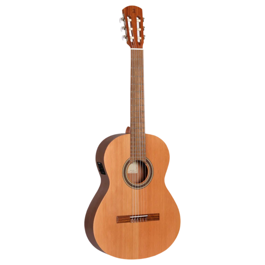 GUITARRA ELECTROCLASICA 39", CON EQ FISHMAN, COLOR NATURAL ACABADO MATE, TAPA DE CEDRO MACIZO, FONDO Y AROS DE WENGUE, CUERDAS D ADDARIO,  INCLUYE BOLSO DE 10MM DE ESPESOR